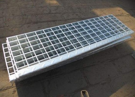 चीन अनुकूलित आकार जस्ती इस्पात सीढ़ी Treads ISO9001 CE प्रमाणपत्र आपूर्तिकर्ता