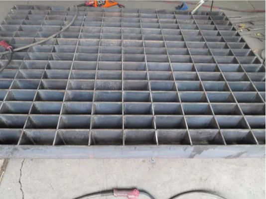 भारी शुल्क स्टील ग्रेटिंग प्लेट Q235 ASTM A36 25X5mm 30X3mm 30X5mm 40X5mm