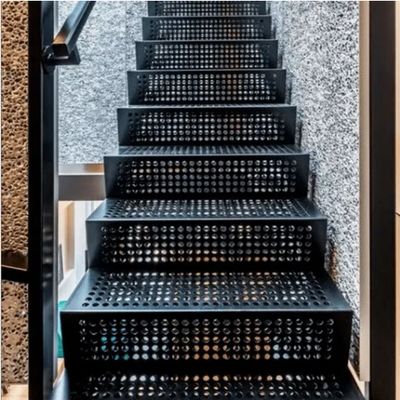 High Strength Galvanized Steel Grating Stair Treads with High Bearing Capacity and Wear Resistance