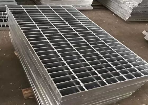 Hot-DIP Galvanized Steel Grating with 3mm-7mm Thickness and 30mm-40mm Pitch for Heavy Duty Applications