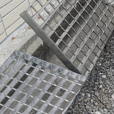 High Strength Steel Grating Trench Cover with Serrated Surface and Easy Installation