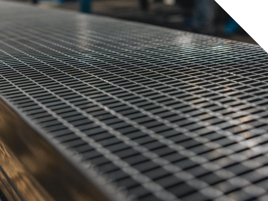 Galvanized Steel Grating - Corrosion Resistant High Strength Walkway Platform for Industrial Use