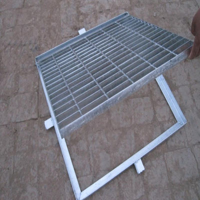 एक ग्रेड स्टील झंझरी नल कवर गर्म डूबा जस्ती Q235 सामग्री
