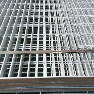Serrated Galvanized Steel Stair Treads for Warehouse and Platform Applications